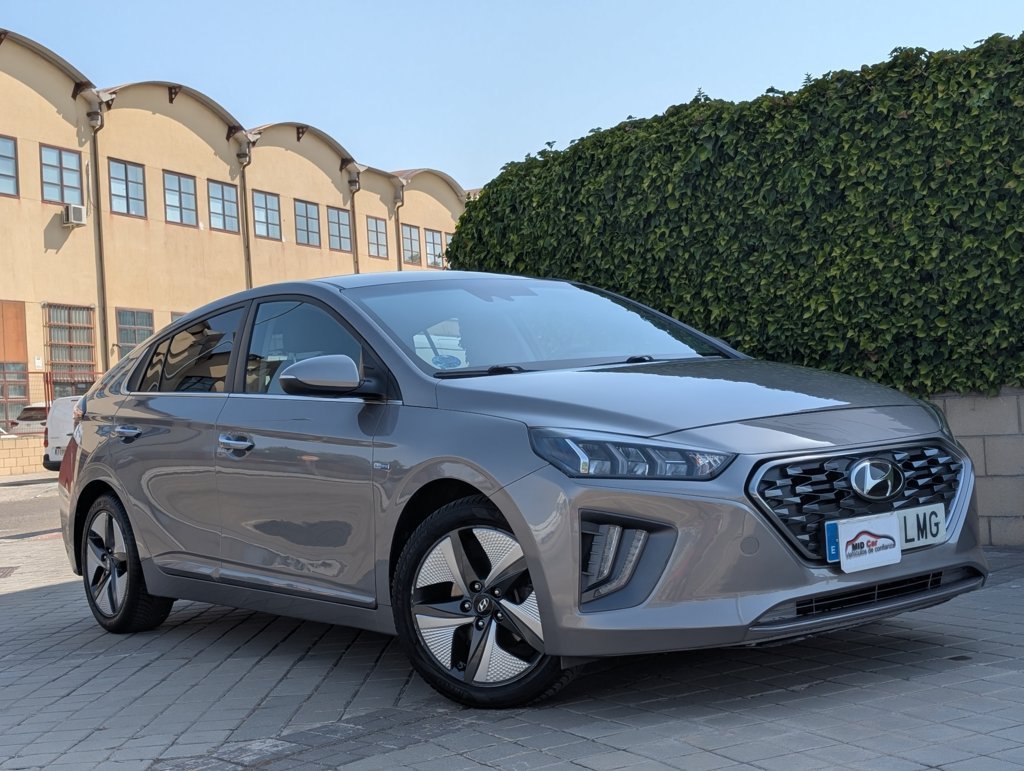 MIDCar coches ocasión Madrid HYUNDAI  iONIQ 1.6 GDI HEV Tecno DCT Hybrido Etiqueta ECO nacional IVA y Garantía Incl
