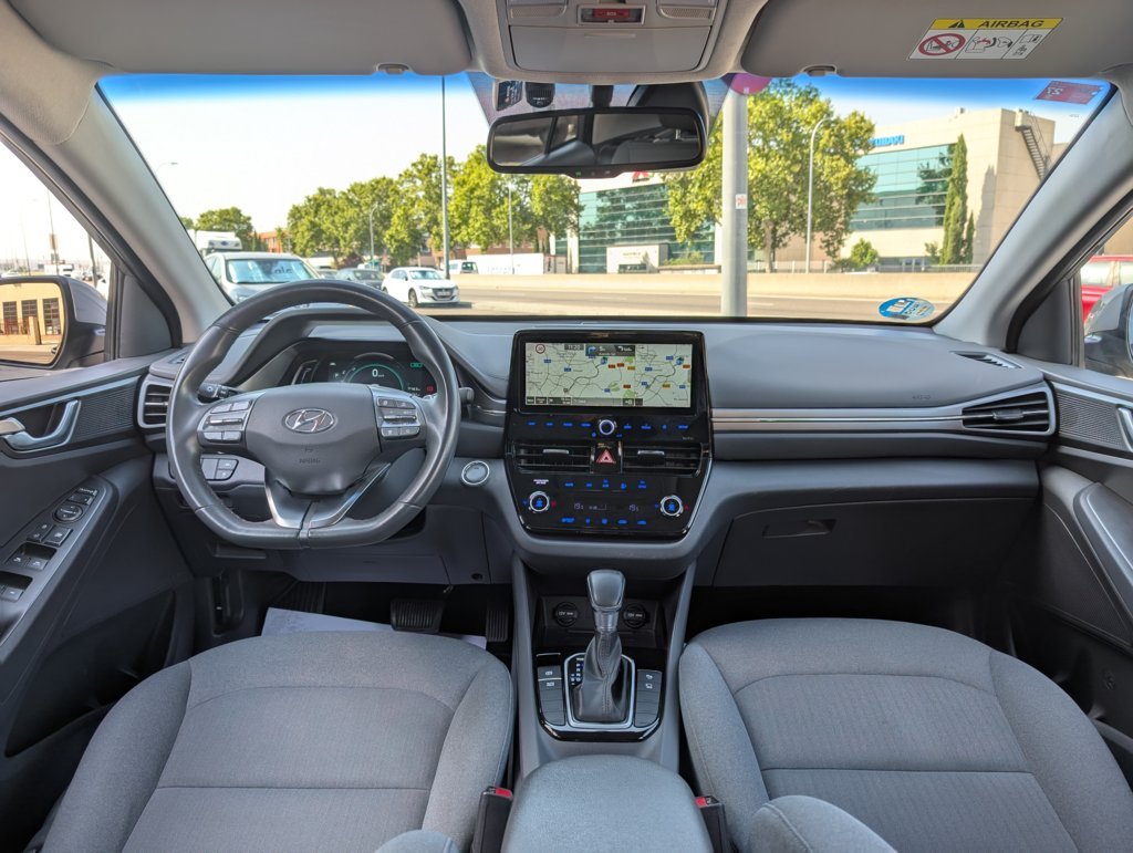 MIDCar coches ocasión Madrid HYUNDAI  iONIQ 1.6 GDI HEV Tecno DCT Hybrido Etiqueta ECO nacional IVA y Garantía Incl