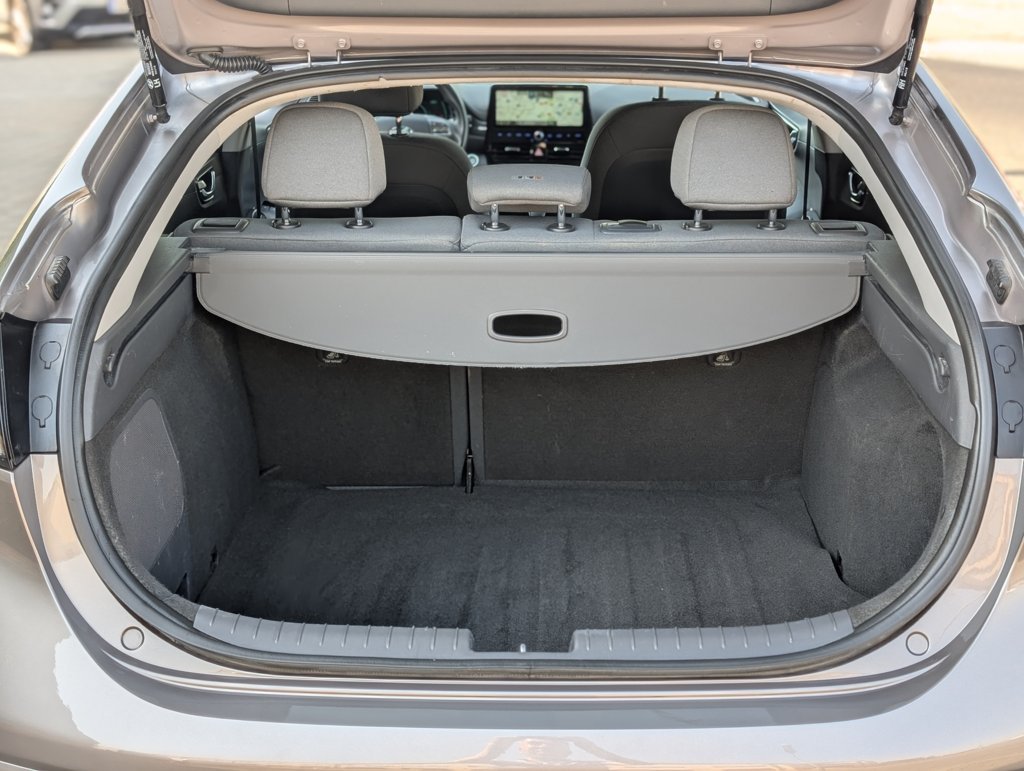 MIDCar coches ocasión Madrid HYUNDAI  iONIQ 1.6 GDI HEV Tecno DCT Hybrido Etiqueta ECO nacional IVA y Garantía Incl