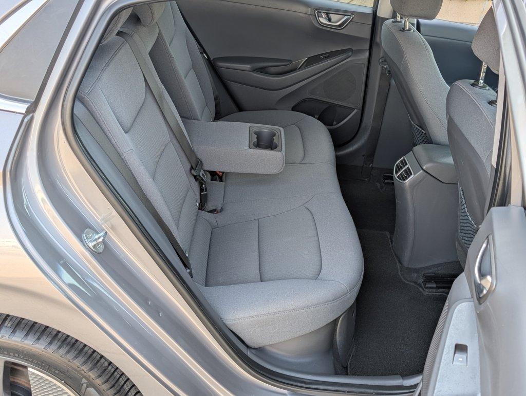 MIDCar coches ocasión Madrid HYUNDAI  iONIQ 1.6 GDI HEV Tecno DCT Hybrido Etiqueta ECO nacional IVA y Garantía Incl