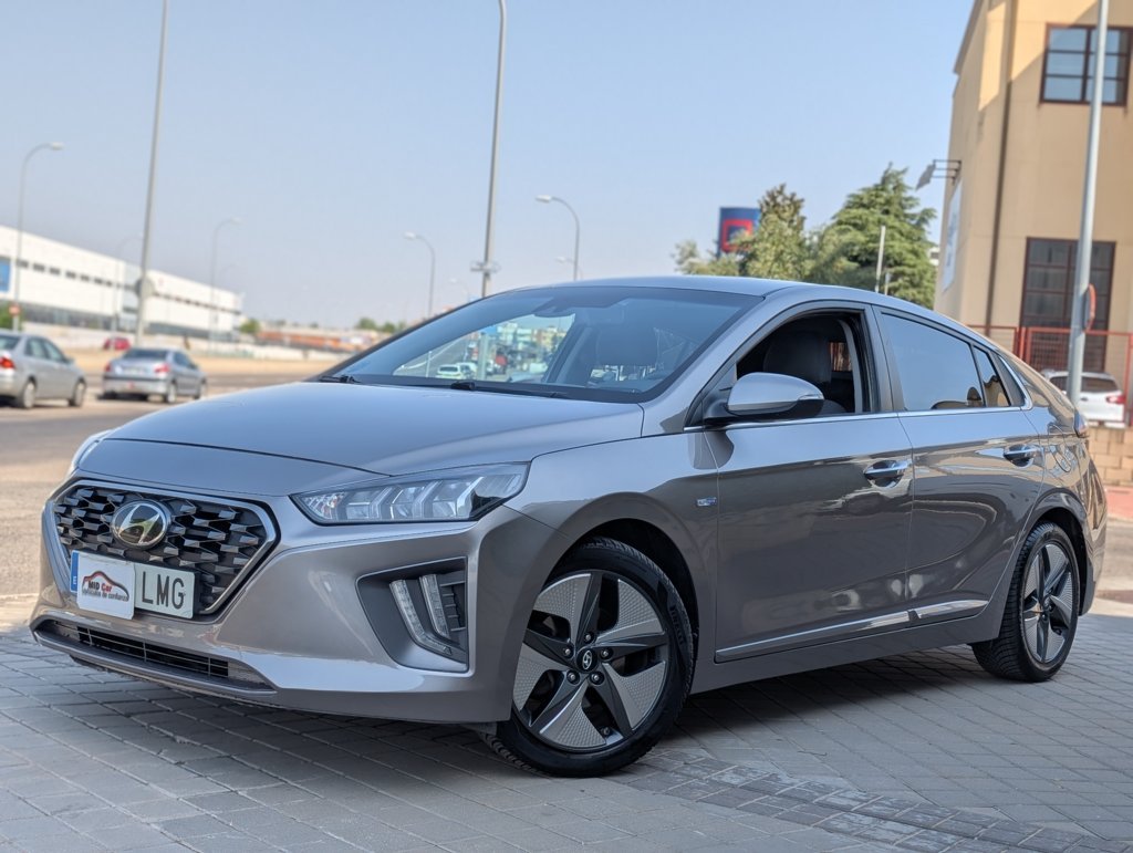 MIDCar coches ocasión Madrid HYUNDAI  iONIQ 1.6 GDI HEV Tecno DCT Hybrido Etiqueta ECO nacional IVA y Garantía Incl