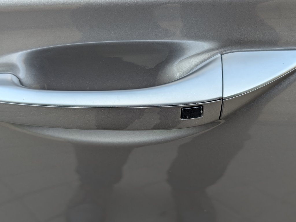MIDCar coches ocasión Madrid HYUNDAI  iONIQ 1.6 GDI HEV Tecno DCT Hybrido Etiqueta ECO nacional IVA y Garantía Incl
