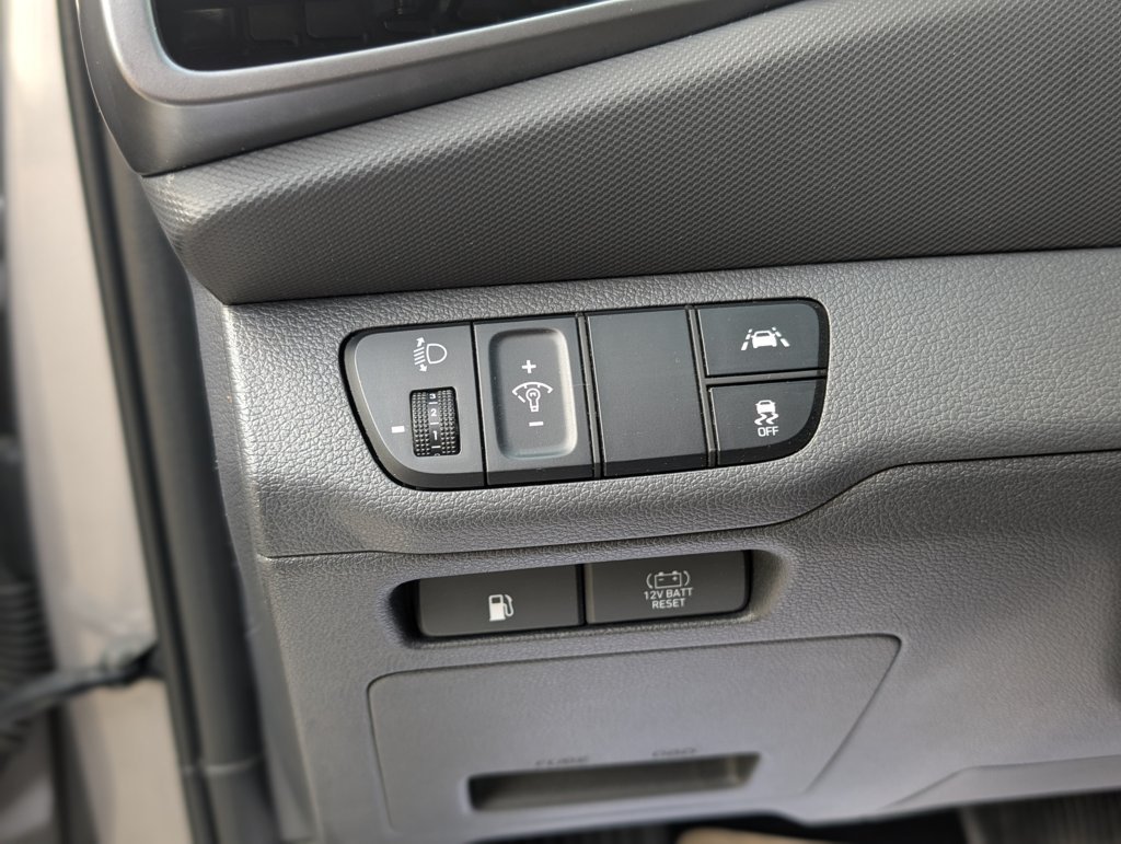 MIDCar coches ocasión Madrid HYUNDAI  iONIQ 1.6 GDI HEV Tecno DCT Hybrido Etiqueta ECO nacional IVA y Garantía Incl