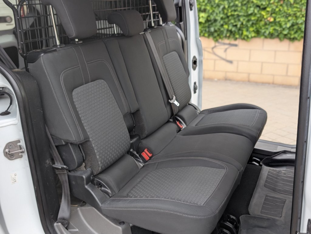 MIDCar coches ocasión Madrid Ford Transit Connect  Kombi 1.5 TDCi 100Cv Trend 230 L2  5 Puertas,  6 Velocidades, Etiqueta medioambiental C IVA Incl