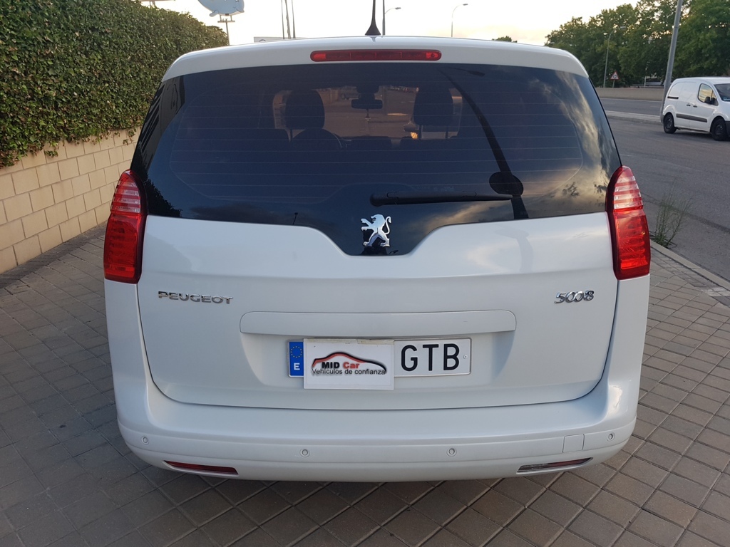 MIDCar coches ocasión Madrid Peugeot 5008 Premium 1.6Hdi  6 Velocidades 120Cv