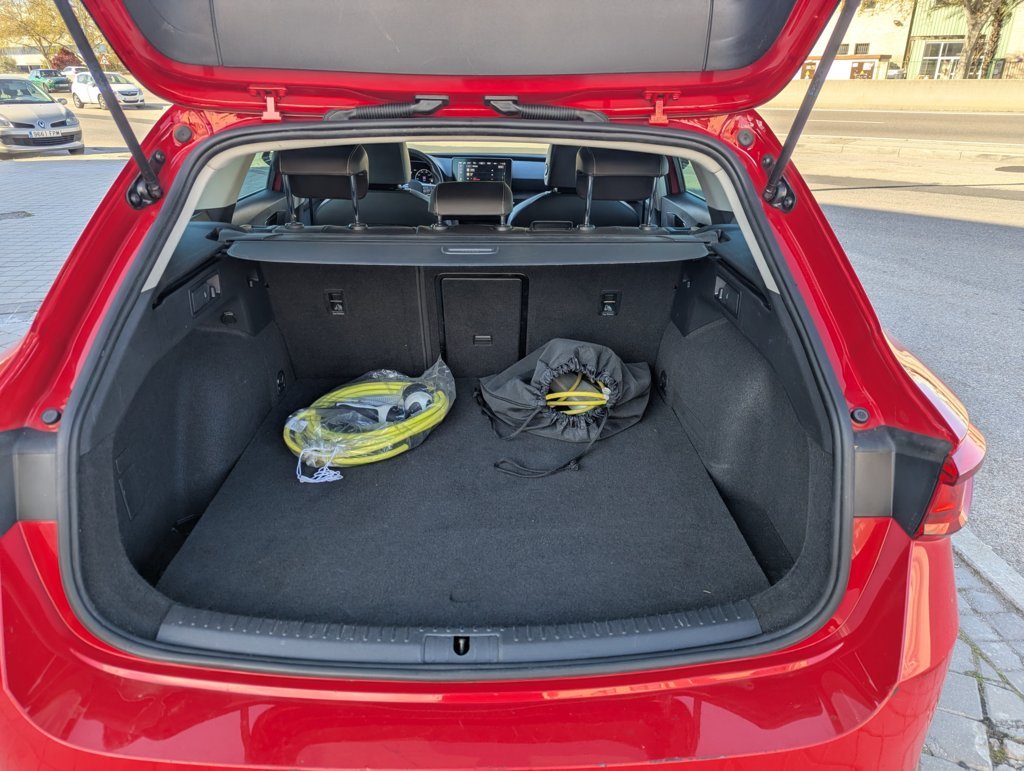 MIDCar coches ocasión Madrid Seat Leon SP 1.4 e-Hybrid DSG S&S Xcellence Go L Etiqueta 0 Electrico Enchufable Gasolina