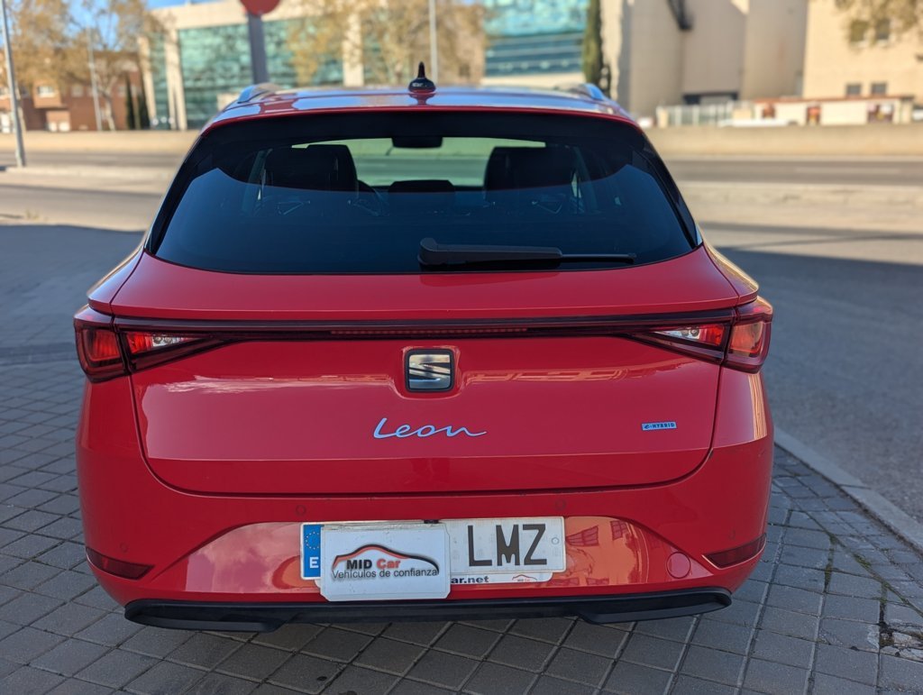 MIDCar coches ocasión Madrid Seat Leon SP 1.4 e-Hybrid DSG S&S Xcellence Go L Etiqueta 0 Electrico Enchufable Gasolina