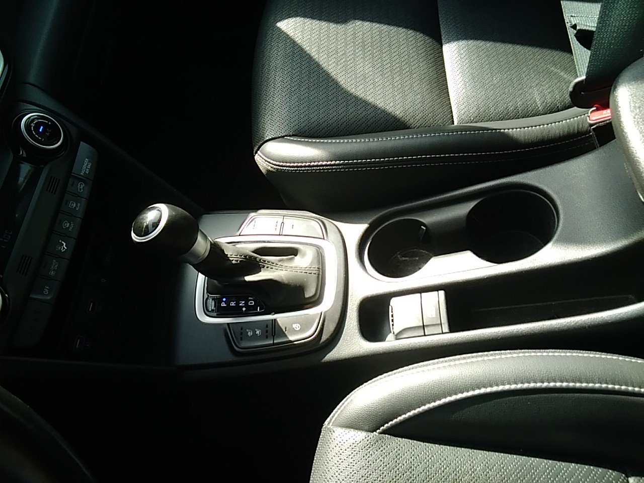 MIDCar coches ocasión Madrid Hyundai Kona 1.6 GDI HEV Style Sky DT Hybrido Etiqueta ECO IVA y Garantía Incl