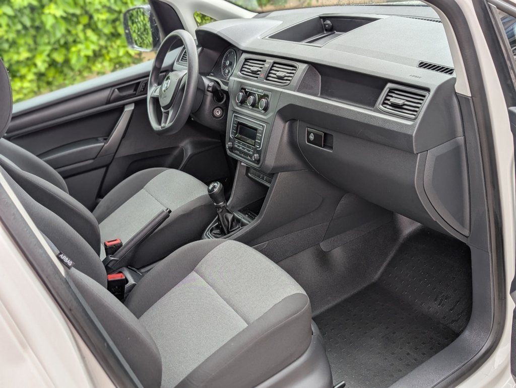 MIDCar coches ocasión Madrid Volkswagen Caddy 4x4 Profesional Furgón 2.0 TDI Etiqueta C IVA y Garantía Incl 4Motion