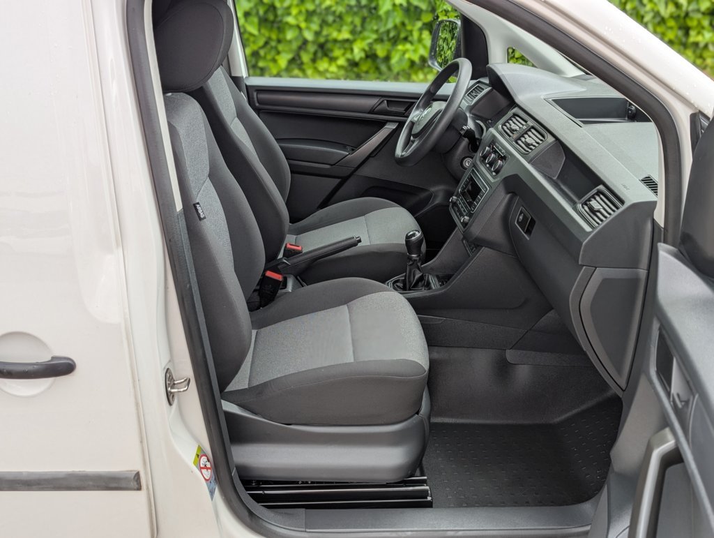 MIDCar coches ocasión Madrid Volkswagen Caddy 4x4 Profesional Furgón 2.0 TDI Etiqueta C IVA y Garantía Incl 4Motion