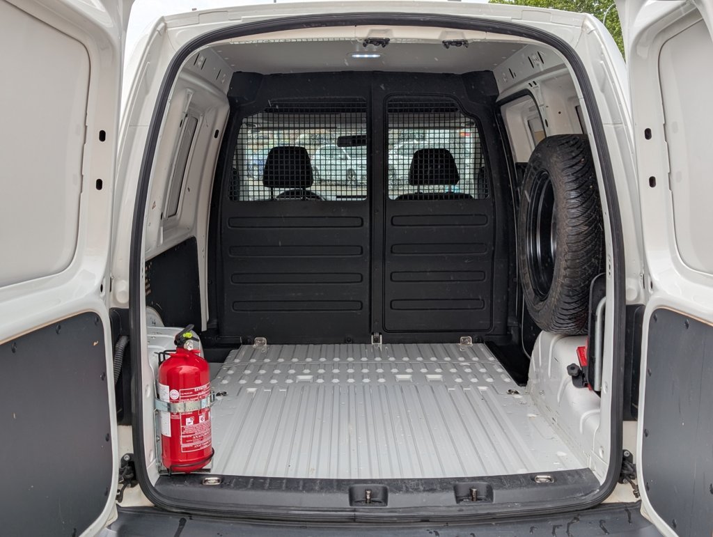 MIDCar coches ocasión Madrid Volkswagen Caddy 4x4 Profesional Furgón 2.0 TDI Etiqueta C IVA y Garantía Incl 4Motion