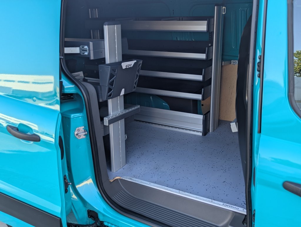 MIDCar coches ocasión Madrid Ford Transit Connect Van 1.5EcoBlue  Trend 210  S&S Trend L2,  6Vel Etiqueta C IVA y garantía Incl