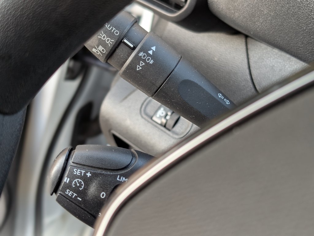 MIDCar coches ocasión Madrid Peugeot Partner Premium 1.5 BlueHDi 100Cv 3 Plazas con Doble puerta lateral Pantalla tactíl Apple CarPlay y Android Auto IVA y Garantía Inc