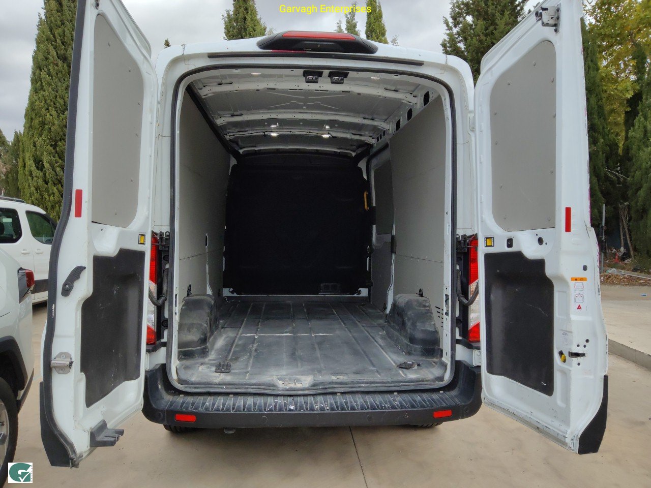 MIDCar coches ocasión Madrid Ford Transit 350 2.0Tdci L3H2 Van Trail FWD MHEV furgón FWD 130Cv,  6 Velocidades, Etiqueta medioambiental ECO