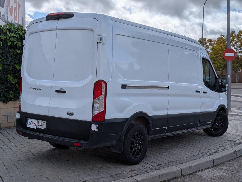 MIDCar coches ocasión Madrid Ford Transit 350 2.0Tdci L3H2 Van Trail FWD MHEV furgón FWD 130Cv, 6 Velocidades, Etiqueta medioambiental ECO