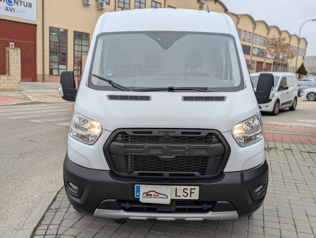 MIDCar coches ocasión Madrid Ford Transit 350 2.0Tdci L3H2 Van Trail FWD MHEV furgón FWD 130Cv,  6 Velocidades, Etiqueta medioambiental ECO