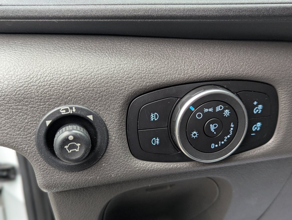 MIDCar coches ocasión Madrid Ford Transit 350 2.0Tdci L3H2 Van Trail FWD MHEV furgón FWD 130Cv,  6 Velocidades, Etiqueta medioambiental ECO