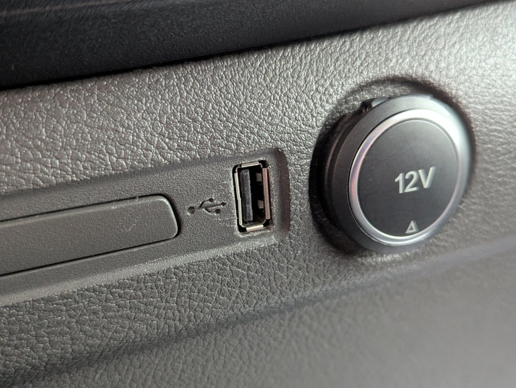 MIDCar coches ocasión Madrid Ford Transit 350 2.0Tdci L3H2 Van Trail FWD MHEV furgón FWD 130Cv,  6 Velocidades, Etiqueta medioambiental ECO