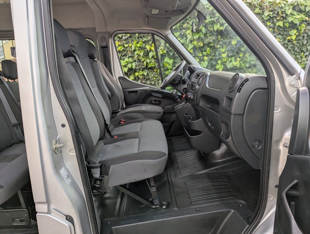 MIDCar coches ocasión Madrid Renault Master 2.3dCi 9 Plazas Combi S&S Energy L2h2 3500 Dci 140cv E6 IVA y Garantía Incl Etiqueta C