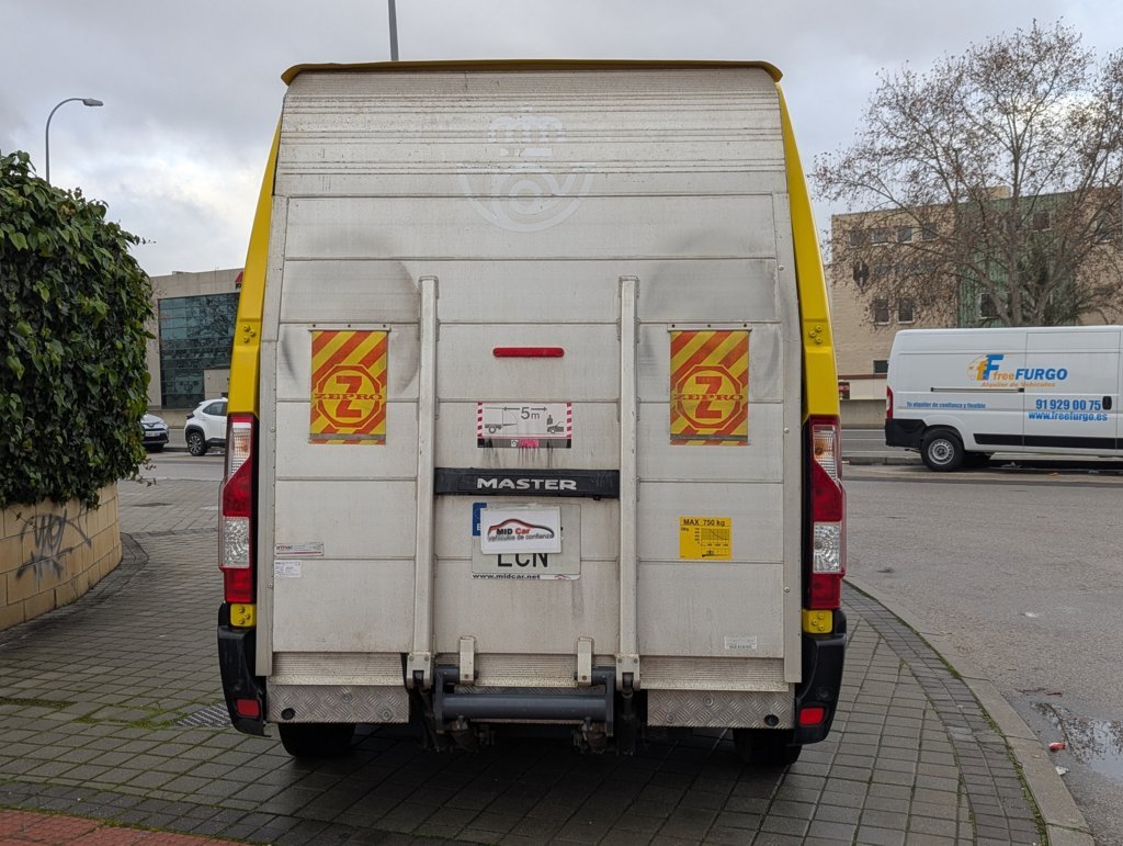 MIDCar coches ocasión Madrid Renault Master 2.3dCi Furgon T L3h2 3500 Dci  Con trampilla elevadora,