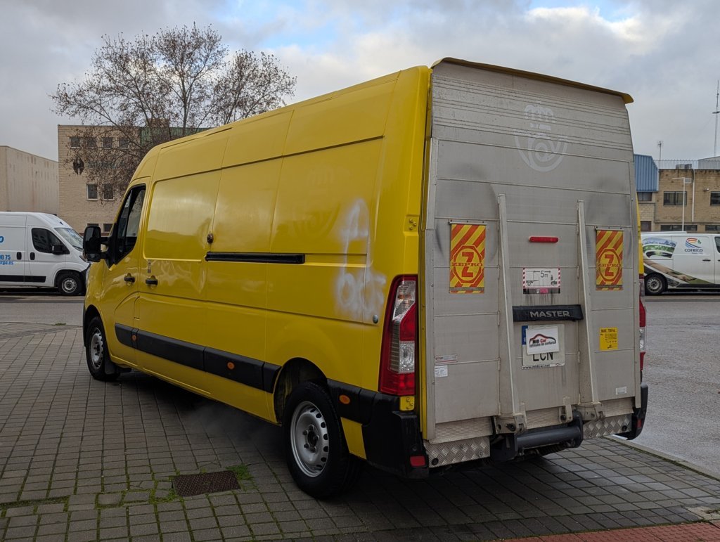 MIDCar coches ocasión Madrid Renault Master 2.3dCi Furgon T L3h2 3500 Dci  Con trampilla elevadora,
