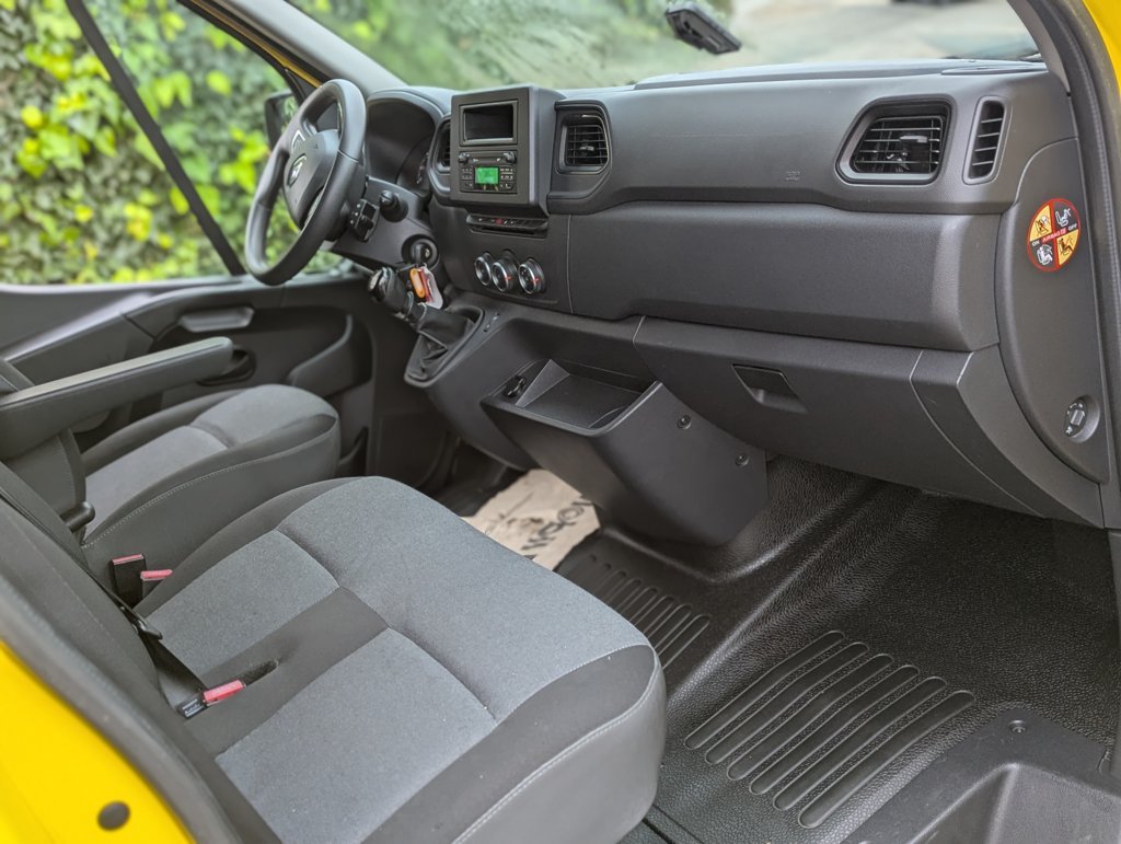 MIDCar coches ocasión Madrid Renault Master 2.3dCi Furgon T L3h2 3500 Dci  Con trampilla elevadora,