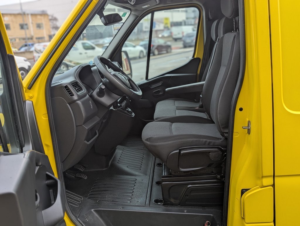 MIDCar coches ocasión Madrid Renault Master 2.3dCi Furgon T L3h2 3500 Dci  Con trampilla elevadora,