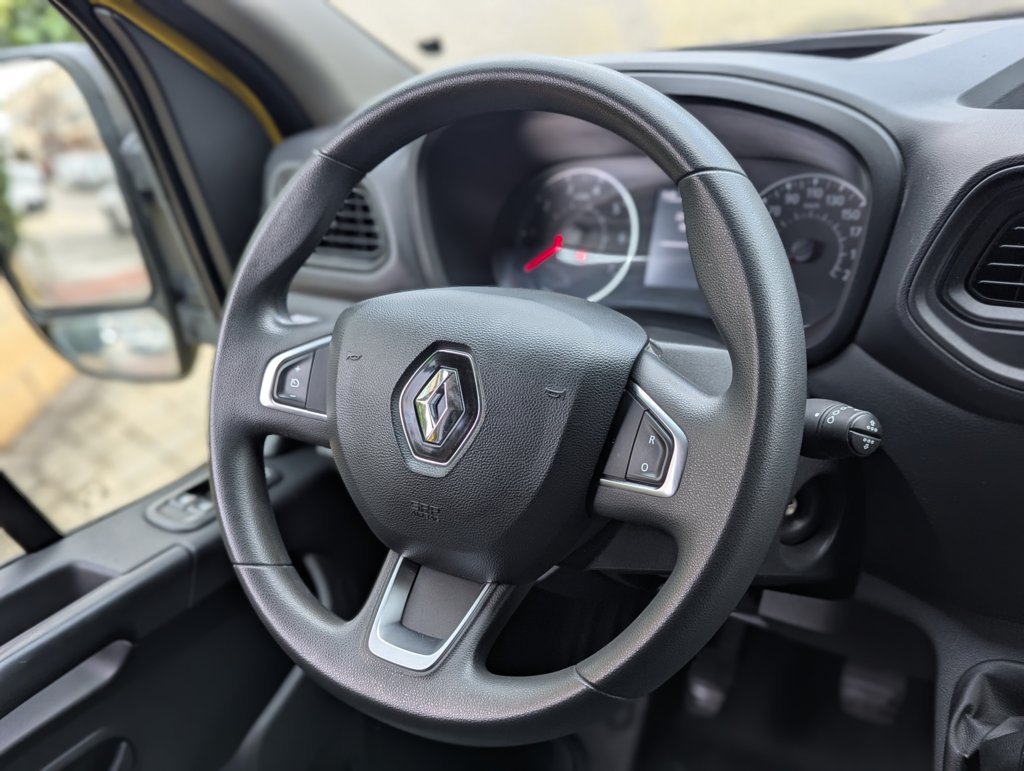 MIDCar coches ocasión Madrid Renault Master 2.3dCi Furgon T L3h2 3500 Dci  Con trampilla elevadora,