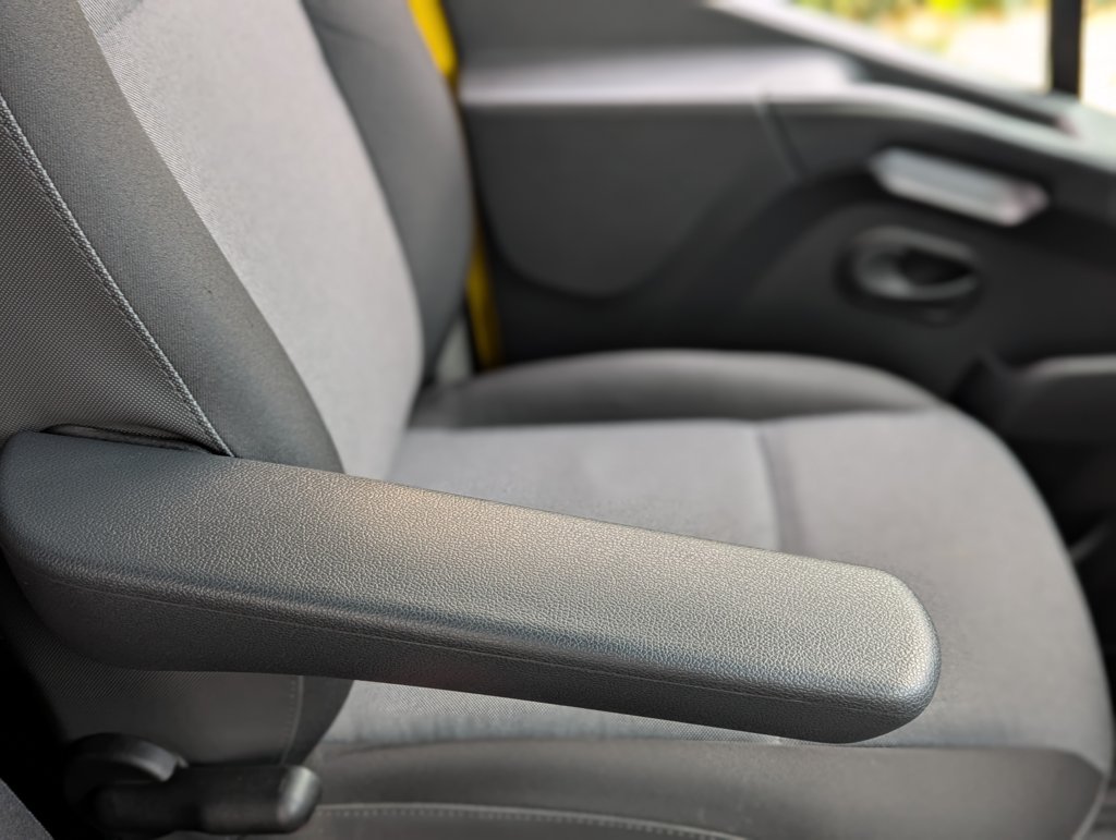 MIDCar coches ocasión Madrid Renault Master 2.3dCi Furgon T L3h2 3500 Dci  Con trampilla elevadora,