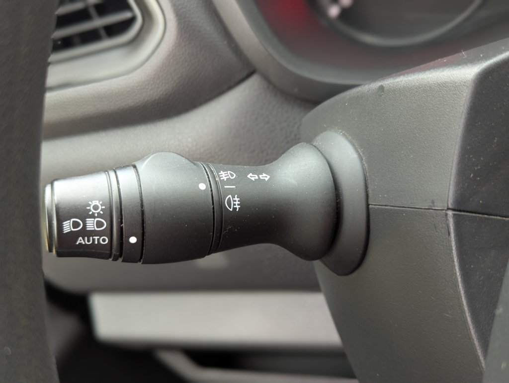 MIDCar coches ocasión Madrid Renault Master 2.3dCi Furgon T L3h2 3500 Dci  Con trampilla elevadora,