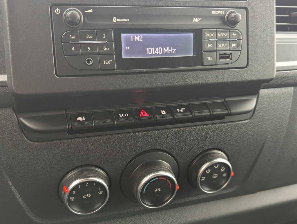 MIDCar coches ocasión Madrid Renault Master 2.3dCi Furgon T L3h2 3500 Dci  Con trampilla elevadora,