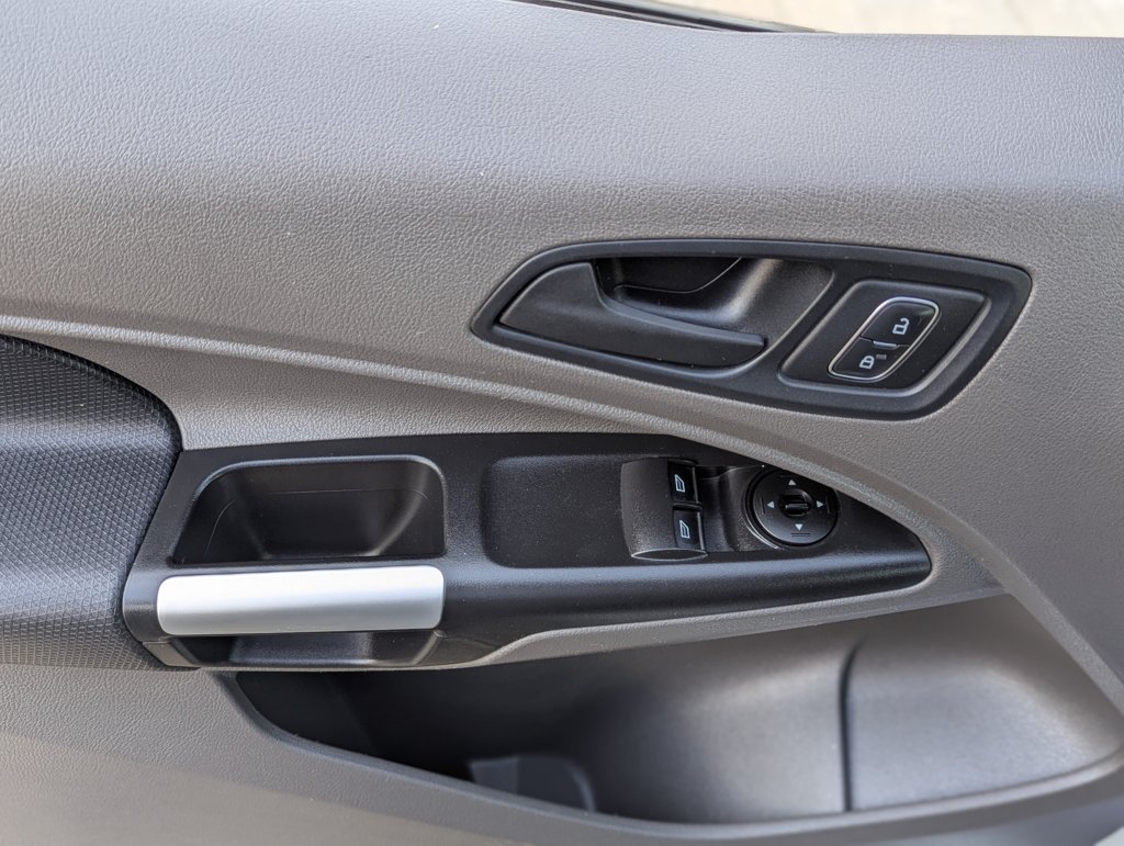 MIDCar coches ocasión Madrid Ford Transit Connect Van 1.5EcoBlue  Trend 210  S&S Trend L2, 3 Plazas
