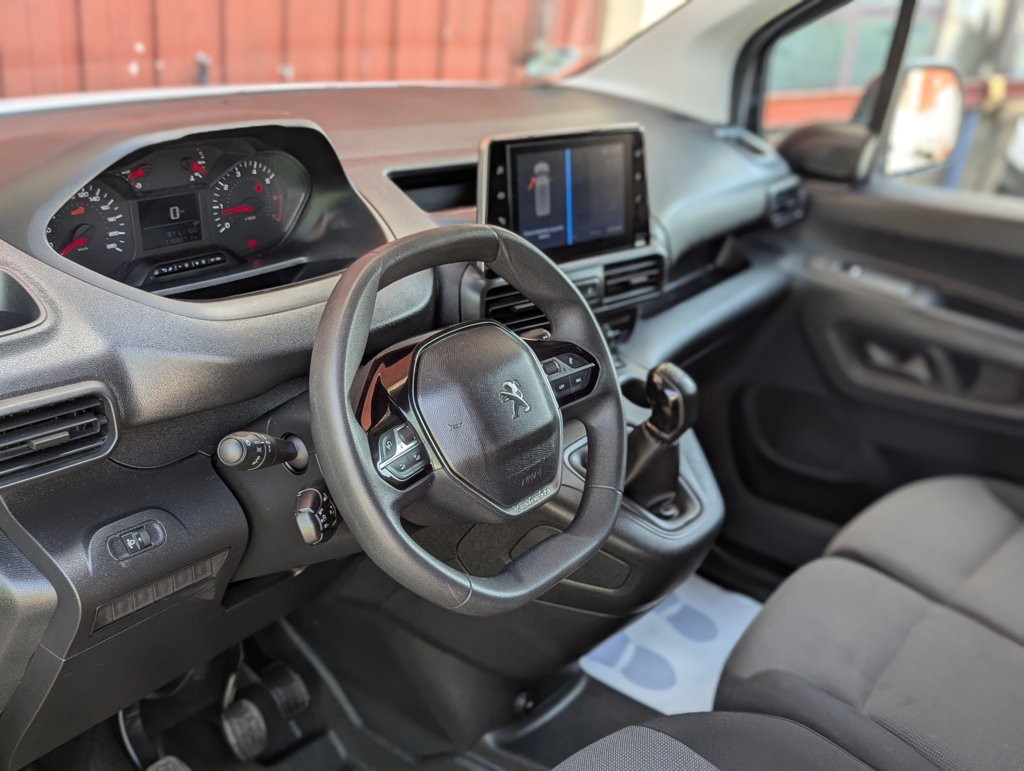 MIDCar coches ocasión Madrid Peugeot Partner Premium 1.6BlueHDI 100Cv 3 Plazas