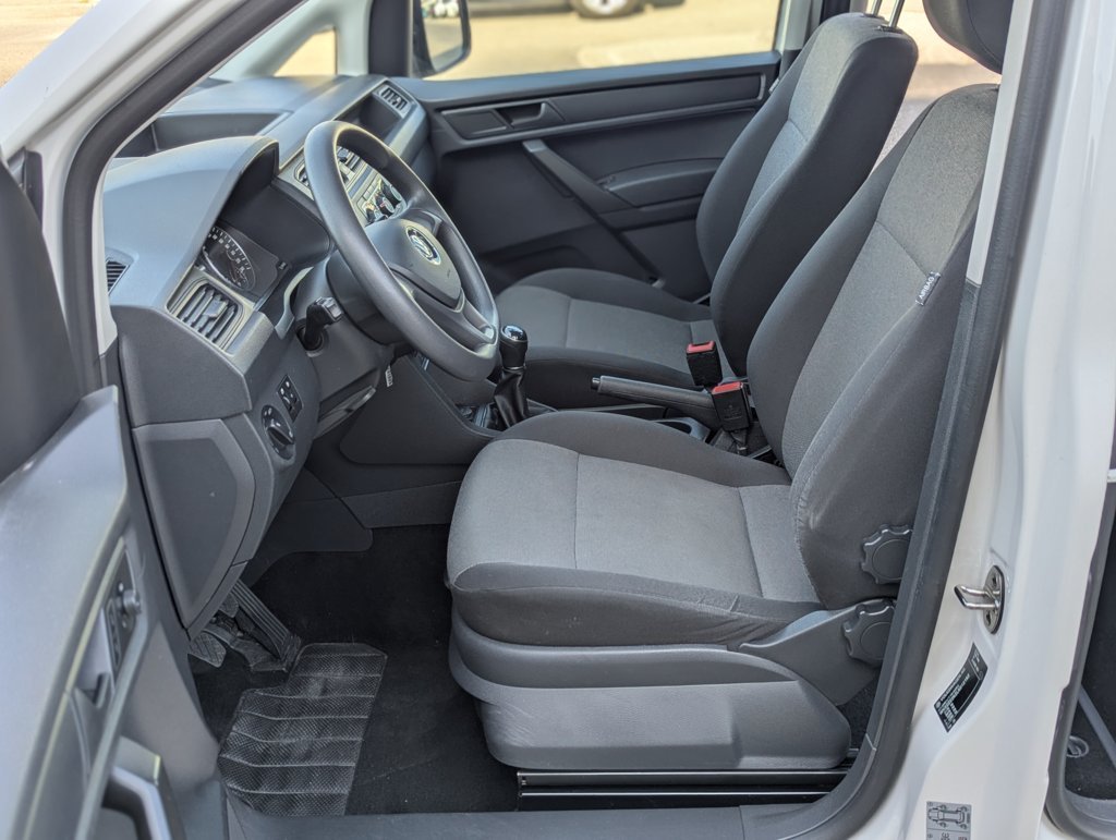 MIDCar coches ocasión Madrid Volkswagen Caddy Profesional Kombi 1.4 TGI/ GNC  BM 4 Puertas 110Cv Etiqueta ECO