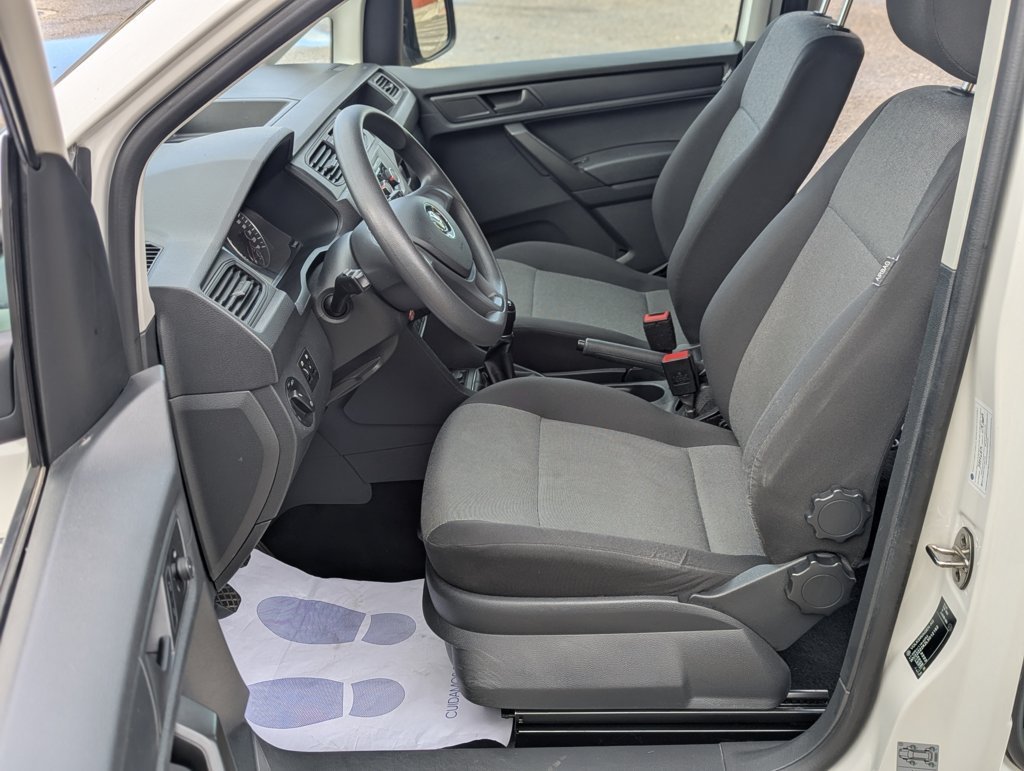 MIDCar coches ocasión Madrid Volkswagen Caddy Profesional Kombi 1.4 TGI/ GNC  BM 4 Puertas 110Cv Etiqueta ECO