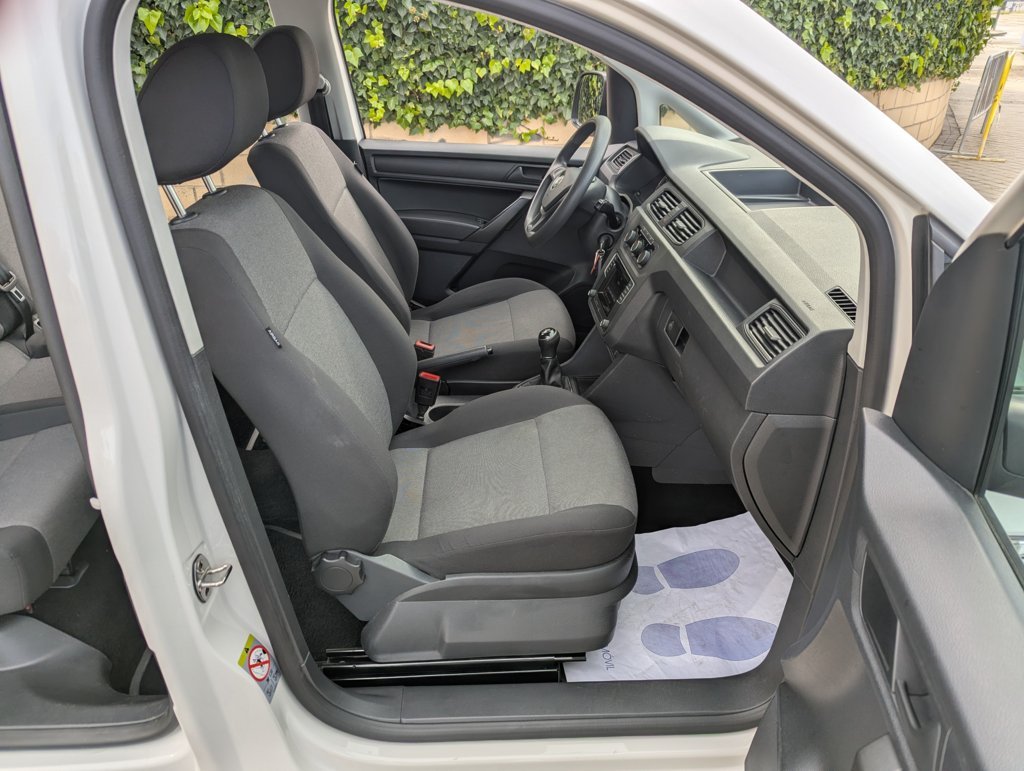 MIDCar coches ocasión Madrid Volkswagen Caddy Profesional Kombi 1.4 TGI/ GNC  BM 4 Puertas 110Cv Etiqueta ECO