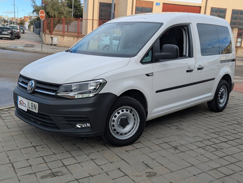 MIDCar coches ocasión Madrid Volkswagen Caddy Profesional Kombi 1.4 TGI/ GNC  BM 4 Puertas 110Cv Etiqueta ECO