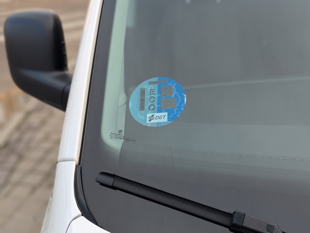 MIDCar coches ocasión Madrid Volkswagen Caddy Profesional Kombi 1.4 TGI/ GNC  BM 4 Puertas 110Cv Etiqueta ECO