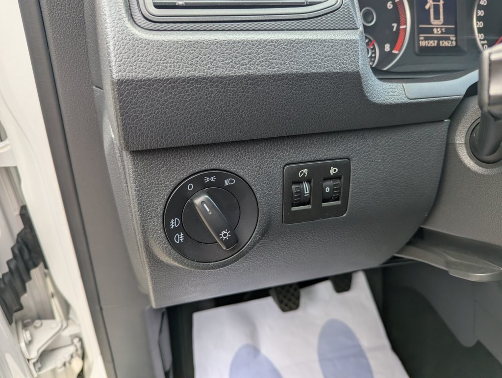 MIDCar coches ocasión Madrid Volkswagen Caddy Profesional Kombi 1.4 TGI/ GNC  BM 4 Puertas 110Cv Etiqueta ECO