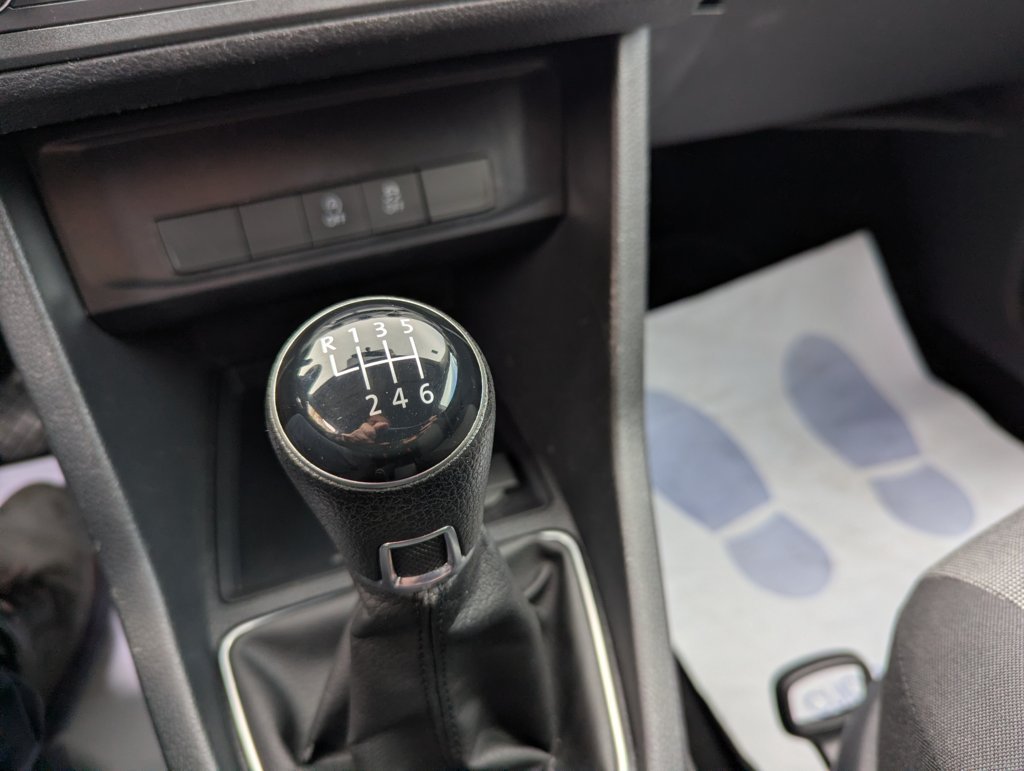 MIDCar coches ocasión Madrid Volkswagen Caddy Profesional Kombi 1.4 TGI/ GNC  BM 4 Puertas 110Cv Etiqueta ECO