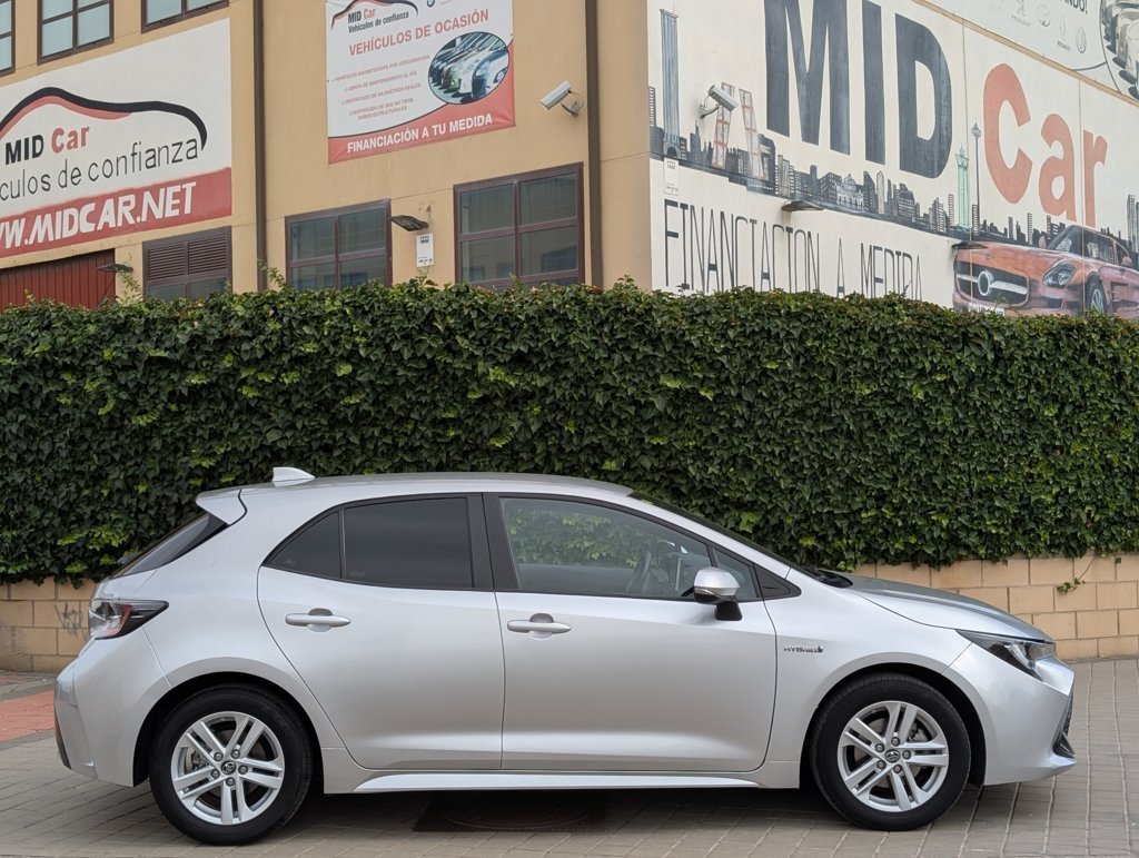 MIDCar coches ocasión Madrid Toyota Corolla 1.8 125H Hybrid Business TECH E-CVT Etiqueta ECO Nacional Pocos Km
