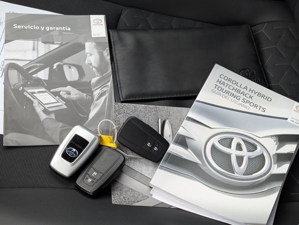 MIDCar coches ocasión Madrid Toyota Corolla 1.8 125H Hybrid Business TECH E-CVT Etiqueta ECO Nacional Pocos Km
