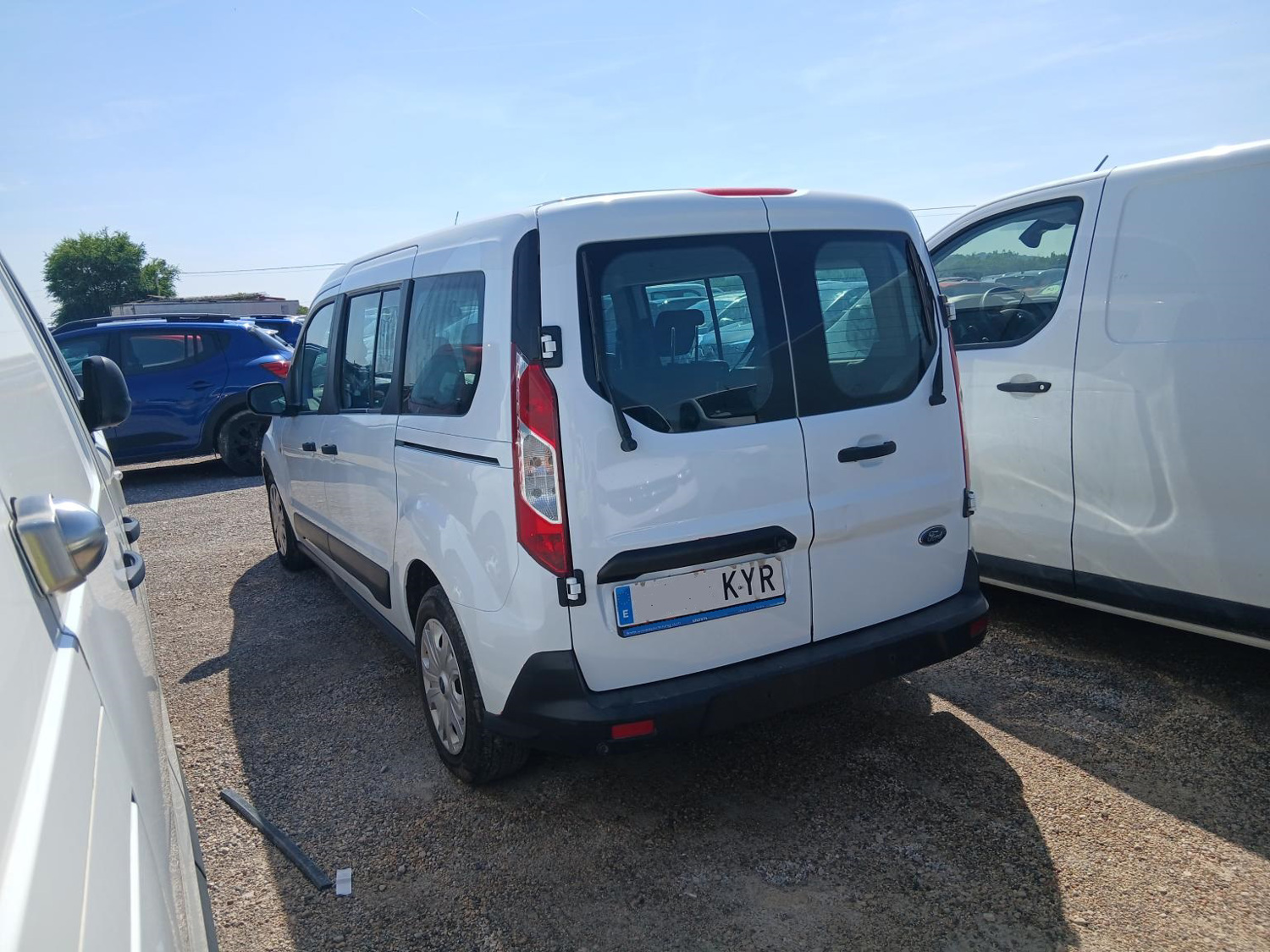 MIDCar coches ocasión Madrid Ford Transit Connect  Kombi 230 Titanium 1.5 TDCi 120Cv L2 M1 Turismo IVA y Garantía Etiqueta C