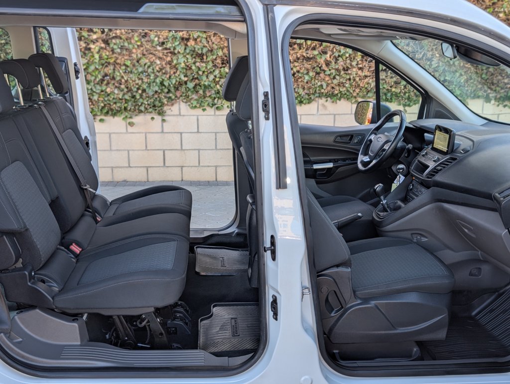 MIDCar coches ocasión Madrid Ford Transit Connect  Kombi 230 Titanium 1.5 TDCi 120Cv L2 M1 Turismo IVA y Garantía Etiqueta C