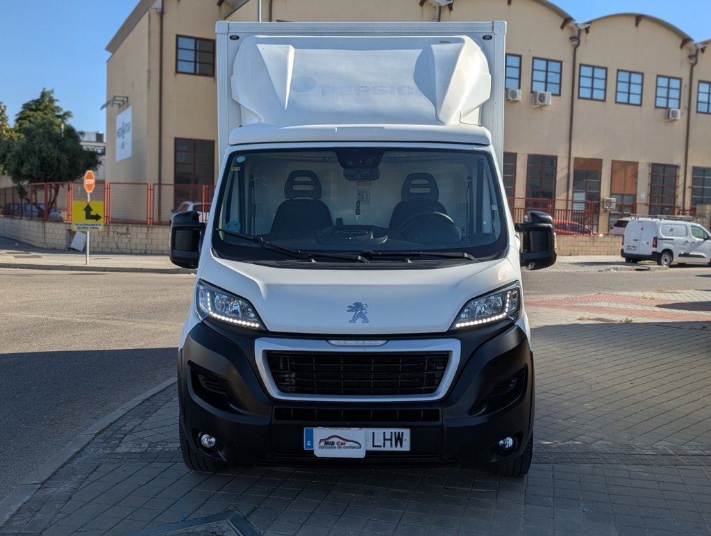 MIDCar coches ocasión Madrid Peugeot Boxer 2.2BlueHdi 3.5T L3 Heavy 140Cv Cabina IVA y garantía Etiqueta C