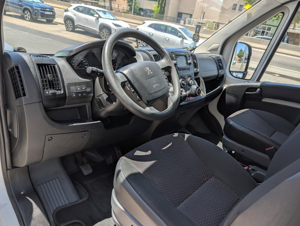 MIDCar coches ocasión Madrid Peugeot Boxer 2.2BlueHdi 3.5T L3 Heavy 140Cv Cabina IVA y garantía Etiqueta C
