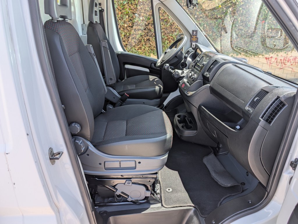 MIDCar coches ocasión Madrid Peugeot Boxer 2.2BlueHdi 3.5T L3 Heavy 140Cv Cabina IVA y garantía Etiqueta C