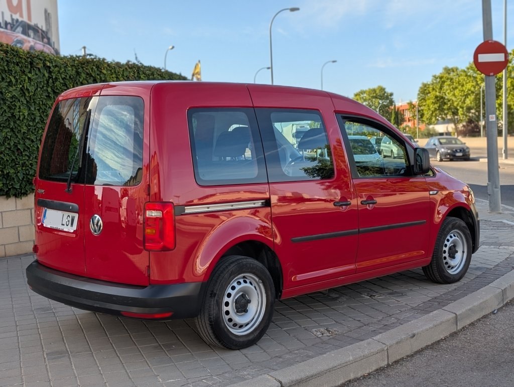 MIDCar coches ocasión Madrid Volkswagen Caddy Profesional Kombi 2.0Tdi  BMT 4 Puertas 100Cv