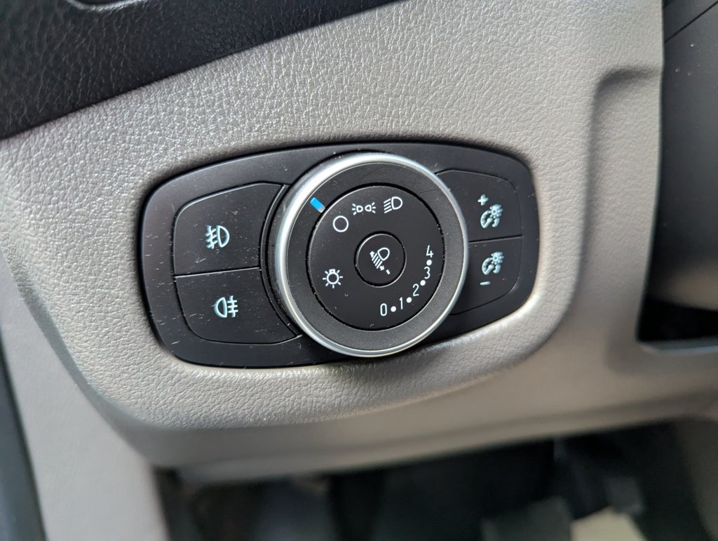 MIDCar coches ocasión Madrid Ford Transit Connect Furgón Van  Trend 200 L1 Automatico 100Cv   Caja de cambios 6-marcha - powershift IVA y Garantía Incl